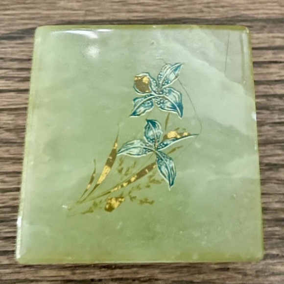 Alabaster Trinket Box - Picture 2 of 7